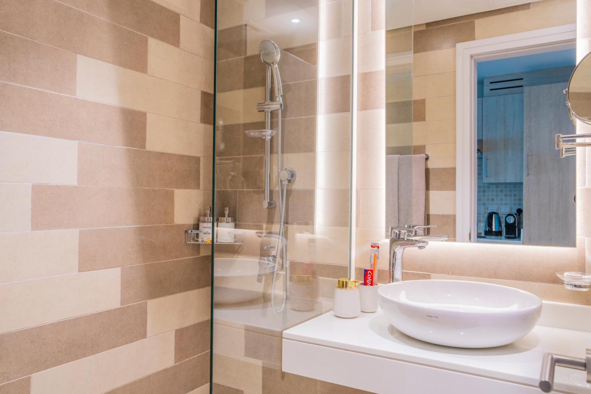 Studio With Pool And Private Beach Access On Palm Jumeirah 두바이 외부 사진